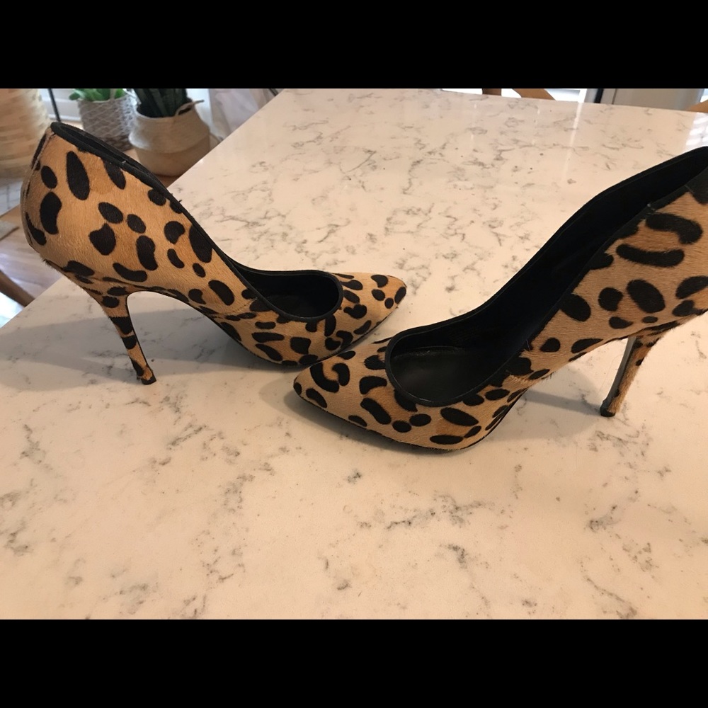 Never been worn Steve Madden animal print heels